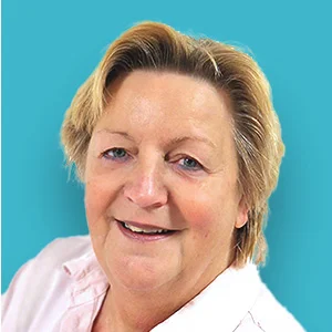 eine Frau mit blonden Haaren