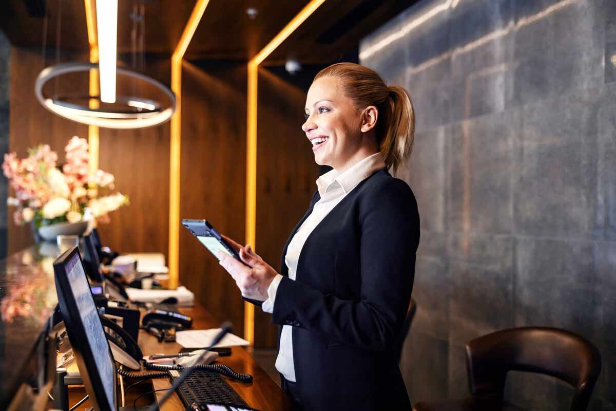 Quereinstieg in Hotellerie und Gastronomie mit branchenspezifischen Deutschbasics