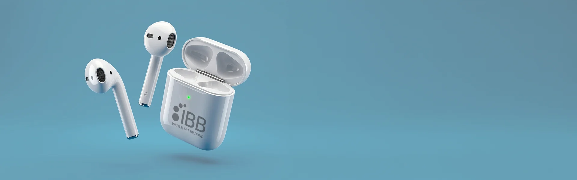 Apple AirPods mit IBB-Logo
